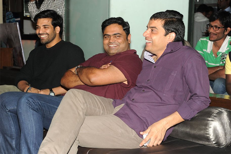 Yevadu-App-Launch